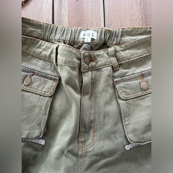 KIMBERLY OLIVE WIDE
LEG CARGO PANTS by POL; Size Large - Picture 12 of 15